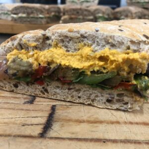 Hoemoes-gegrilde groenten